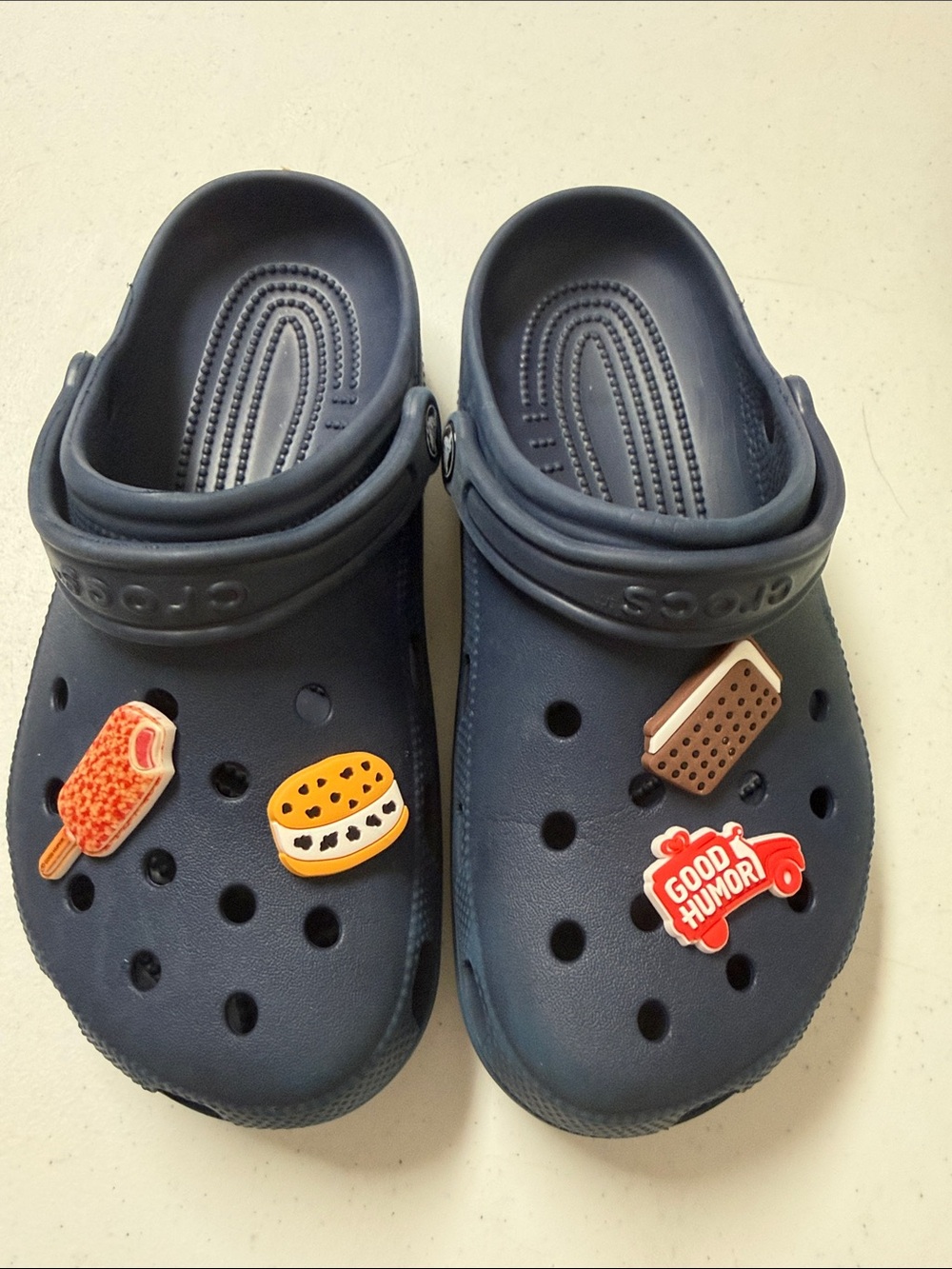 CROCS Kids Navy Blue Classic Clogs with Ice Cream Charm Set